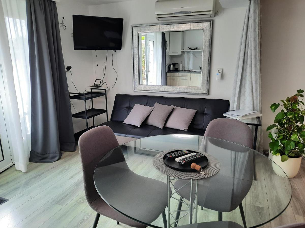 Apartments Anita 茨里克韦尼察 外观 照片