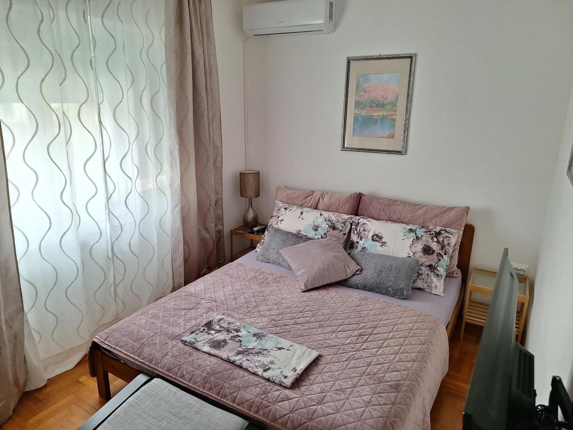 Apartments Anita 茨里克韦尼察 外观 照片